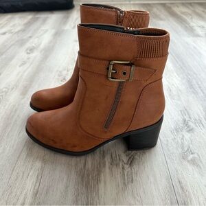 NEW White Mountain Women’s 10 Brown Ankle Boots with Buckle